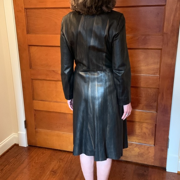 Beautiful and unusual long leather jacket - Picture 3 of 11